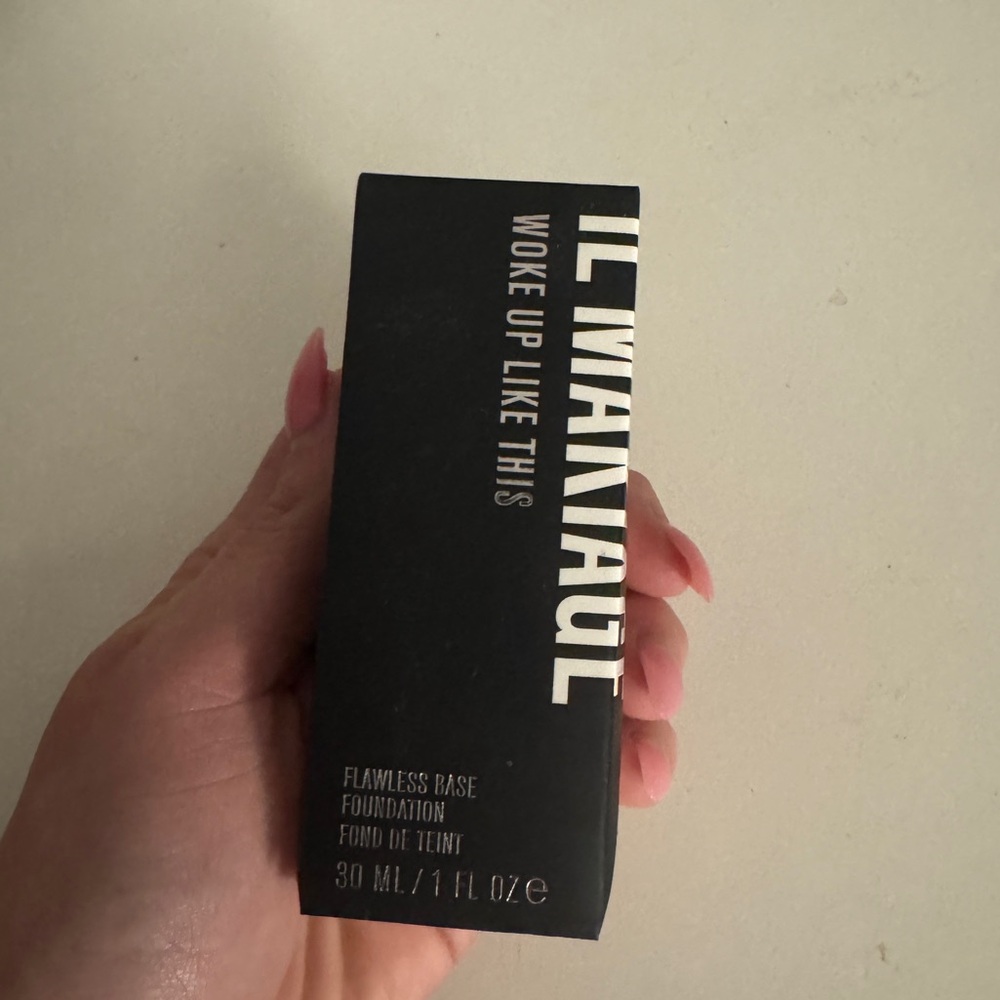 NIB IL MAKIAGE Woke Up Like This Flawless Base Foundation - Shade 215